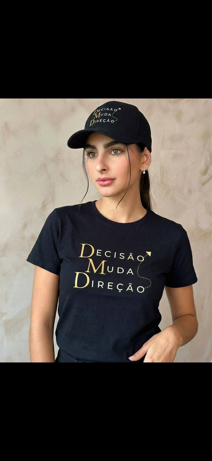 Camiseta com o slogan "Decisão Muda Direção"